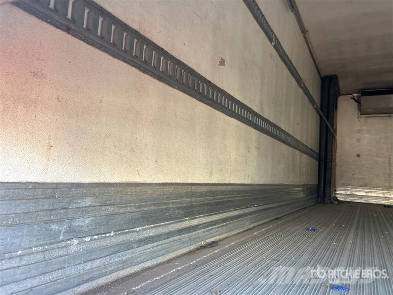 International 4300 Temperature controlled trucks