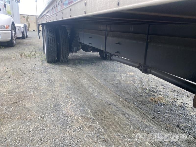 International 4300 Skriňová nadstavba