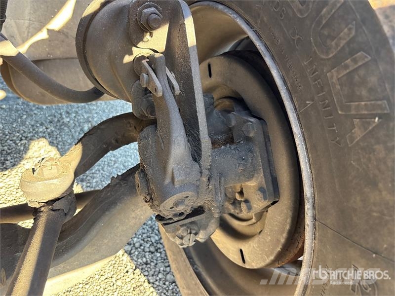 International 4300 شاحنات ذات هيكل صندوقي