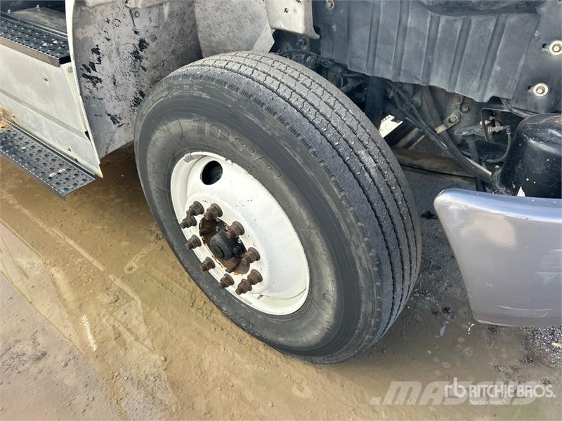 International 4300 Utilitaire benne
