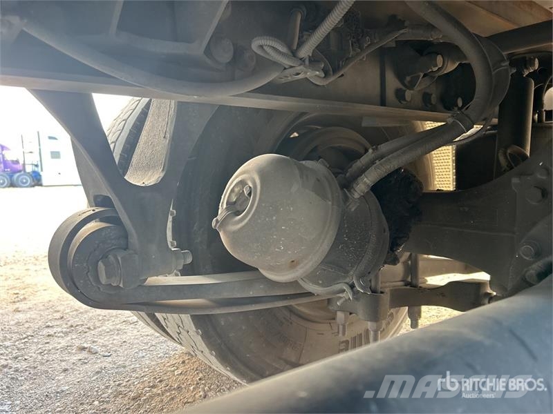 International 4300 Umpikorikuorma-autot