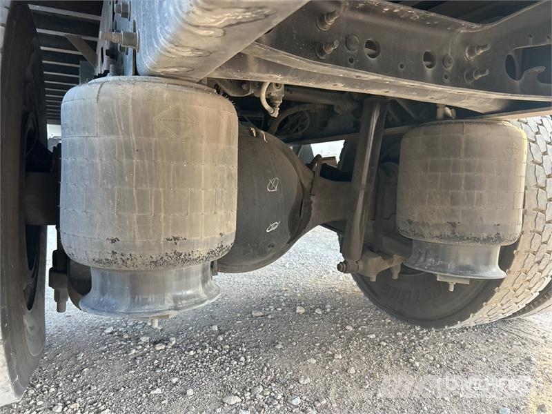 International 4300 Umpikorikuorma-autot