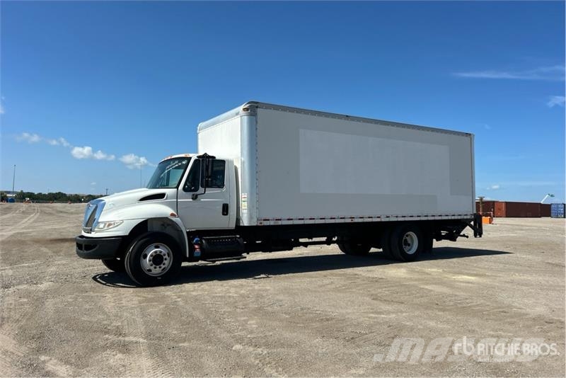 International 4300 厢式货车
