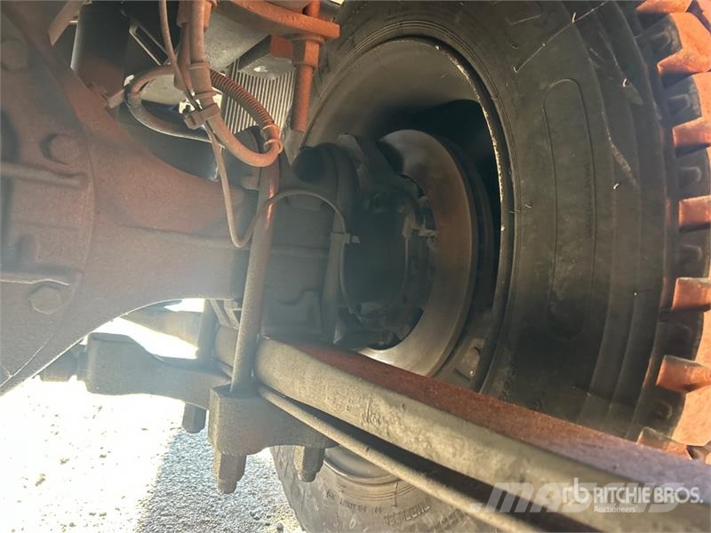International 4300 ボックスボディー、ウイング、箱車