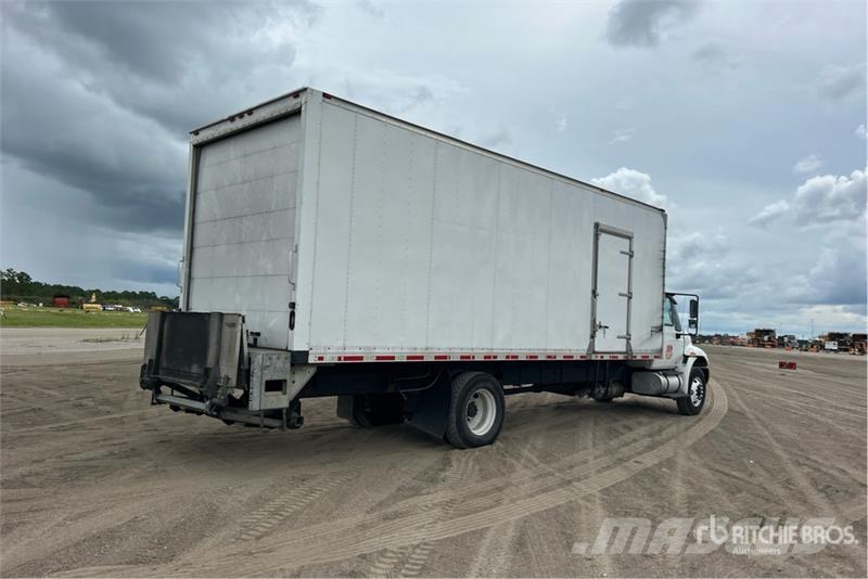 International 4300 탑차 트럭