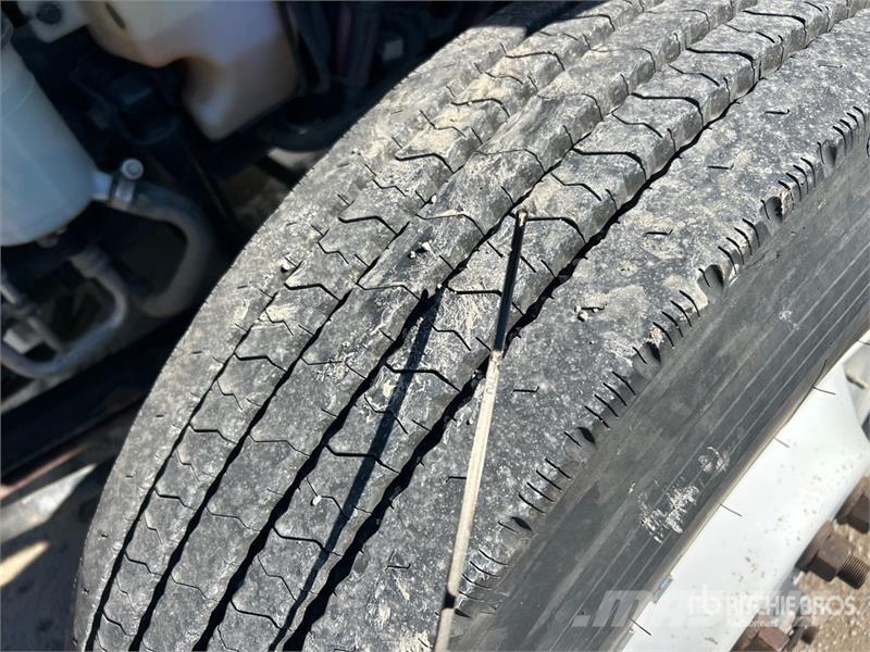 International 4300 Utilitaire benne