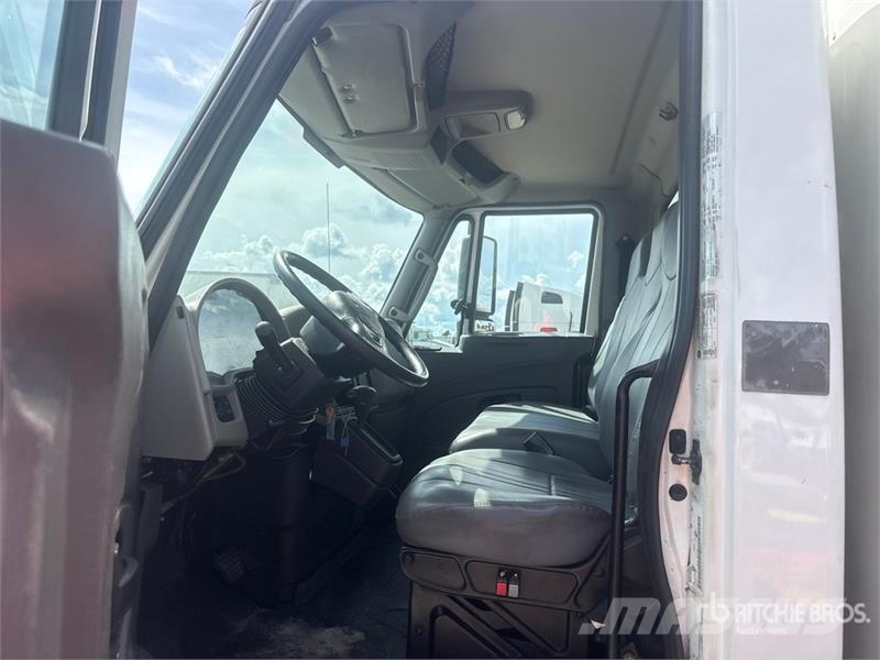 International 4300 Грузовики-Фургоны