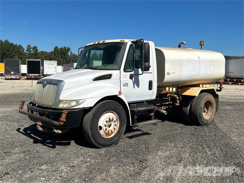 International 4300 Camion citerne à eau