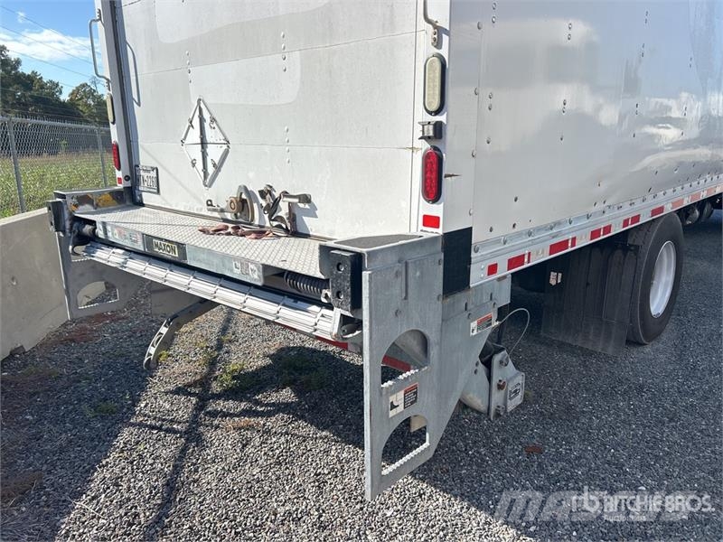 International 4300 Furgons