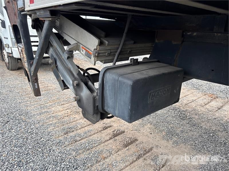 International 4300 Bakwagens met gesloten opbouw
