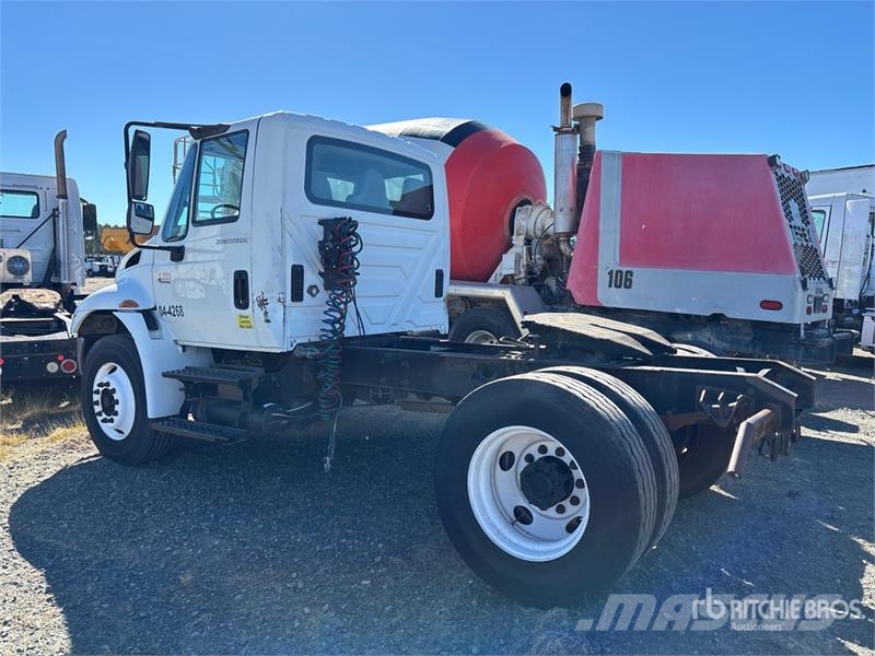 International 4300 Τράκτορες