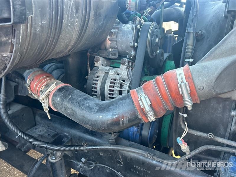 International 4300 ボックスボディー、ウイング、箱車