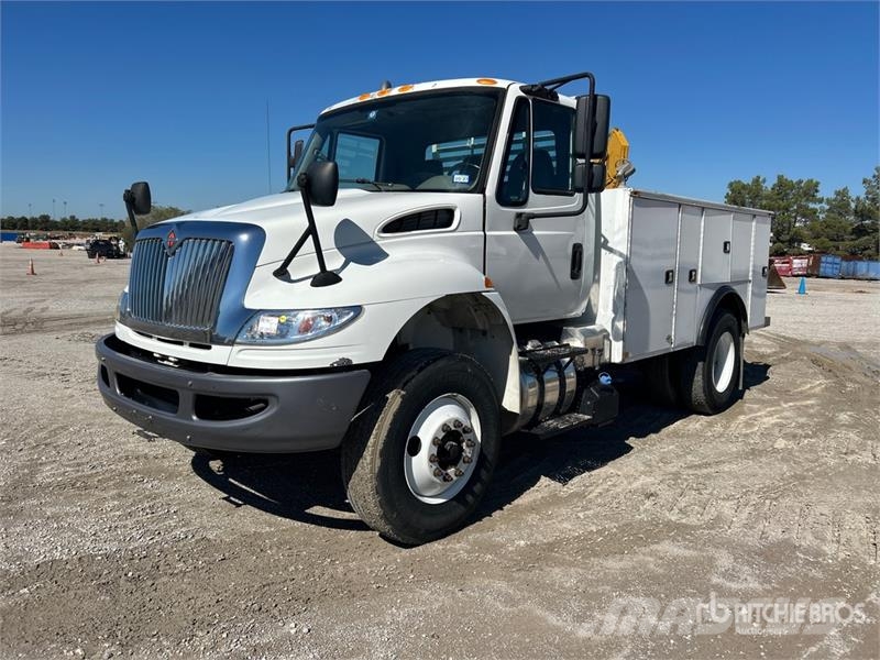 International 4300 Utilitaire benne