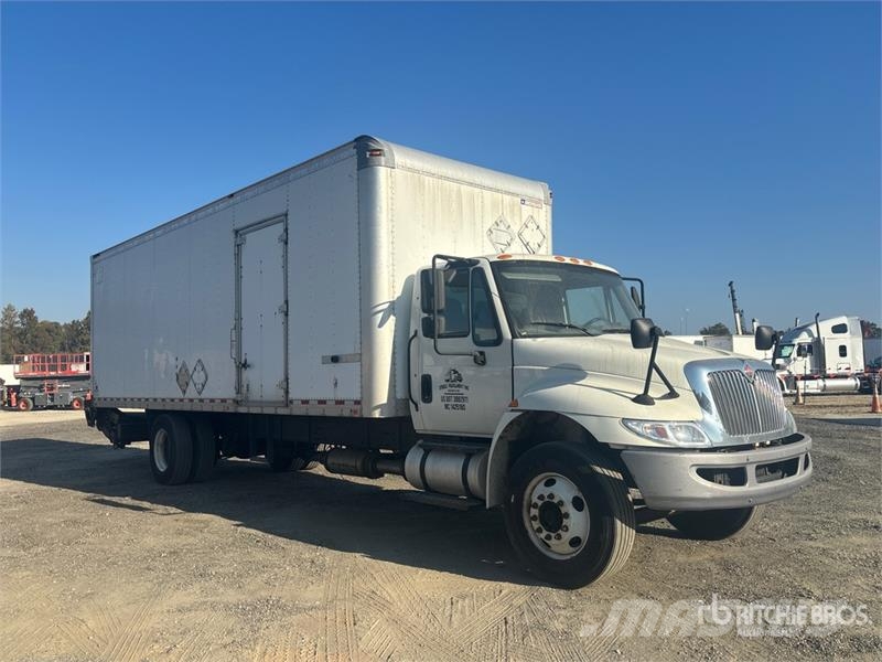International 4300 Umpikorikuorma-autot