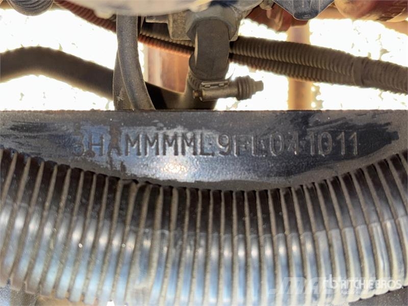International 4300 شاحنات ذات هيكل صندوقي