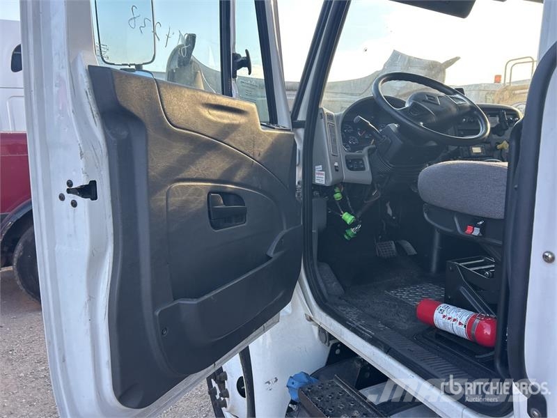 International 4300 Umpikorikuorma-autot