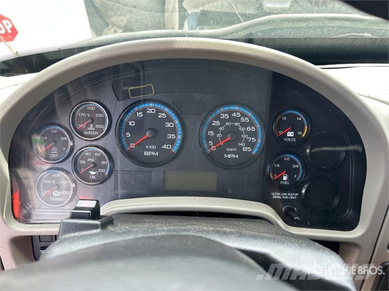 International 4300 厢式货车