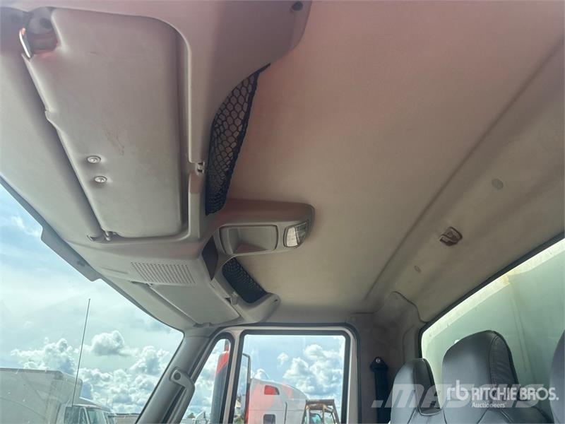 International 4300 Грузовики-Фургоны