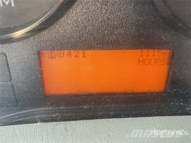 International 4300 شاحنات ذات هيكل صندوقي