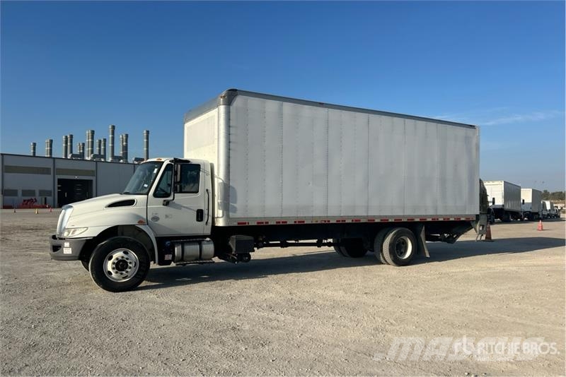 International 4300 Umpikorikuorma-autot