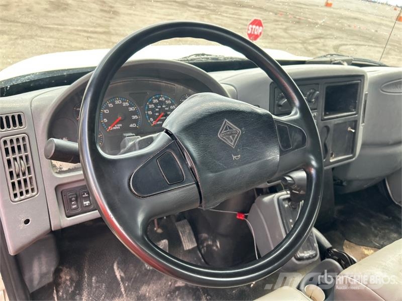 International 4300 4x2 Service Truck Общински/универсални превозни средства