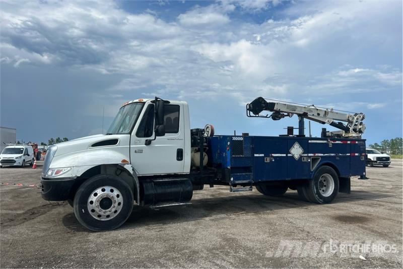 International 4300 4x2 Service Truck Общински/универсални превозни средства