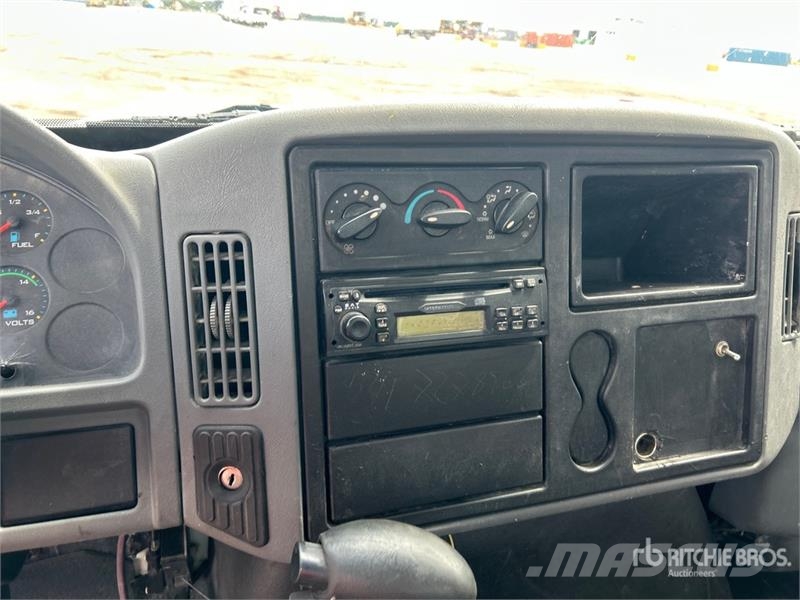 International 4300 4x2 Service Truck Общински/универсални превозни средства