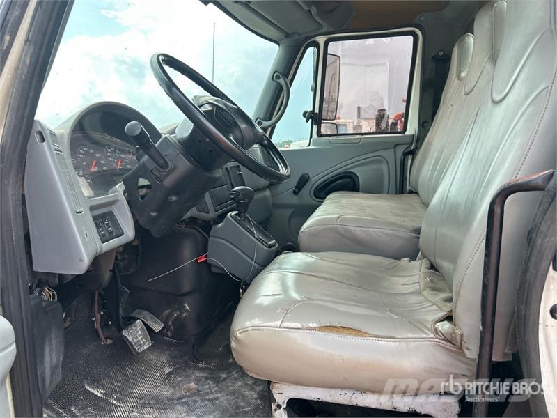 International 4300 4x2 Service Truck Общински/универсални превозни средства