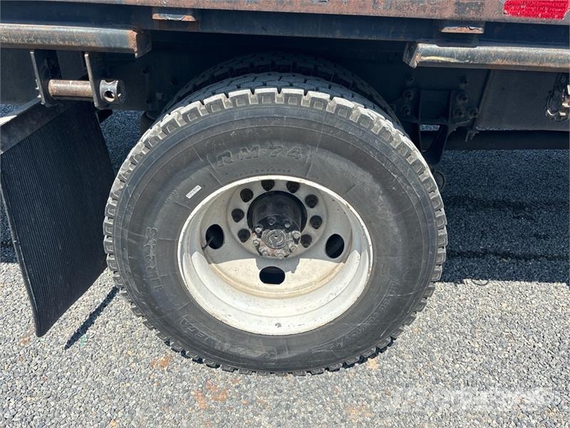 International 4300 4x2 Flatbed Truck Plošinové nákladné automobily/nákladné automobily so sklápacími bočnicami
