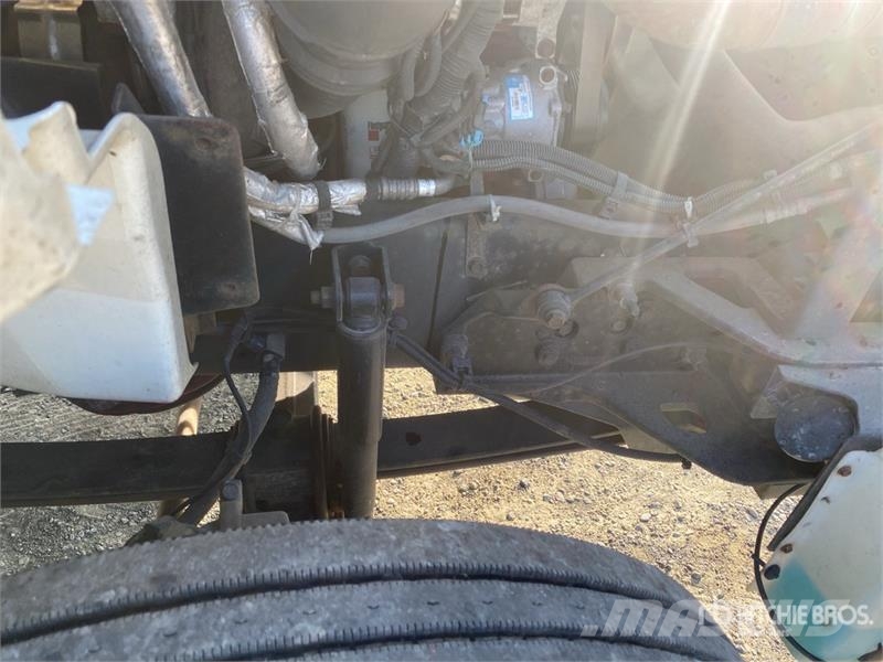 International 4300 SBA Camion cassonati