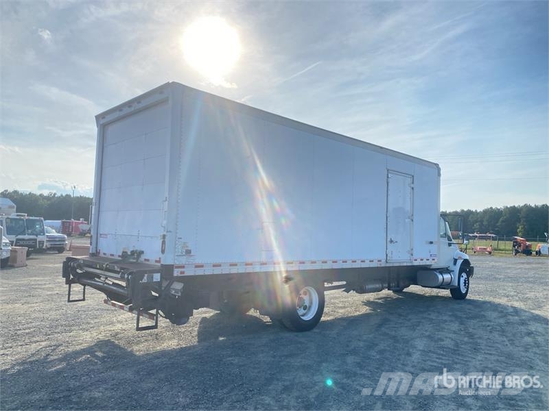 International 4300 SBA Camion cassonati