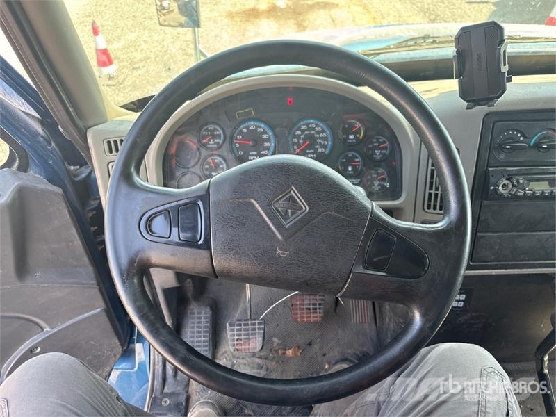 International 4300 SBA 4x2 Flatbed Truck Lava-kuorma-autot
