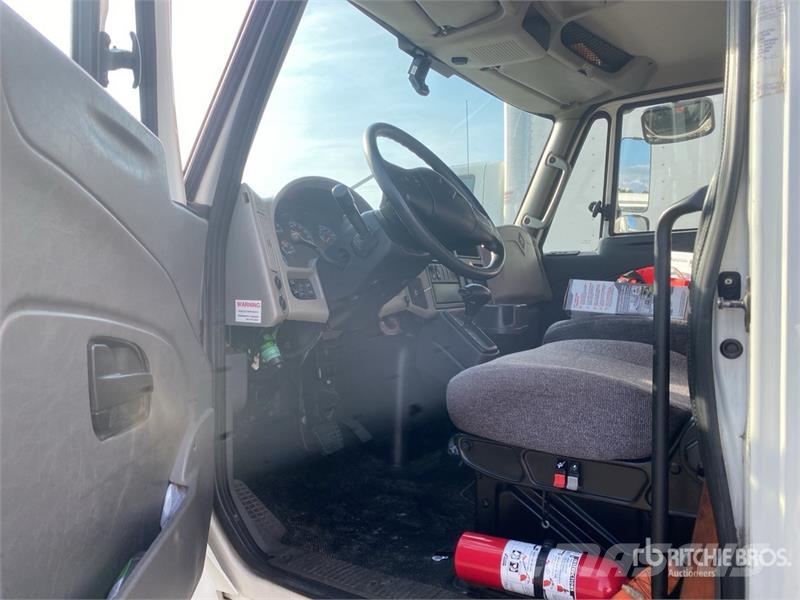 International 4300 SBA Camion cassonati