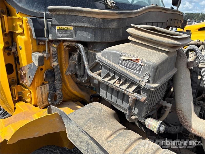International 4300 SBA Auto-tanques