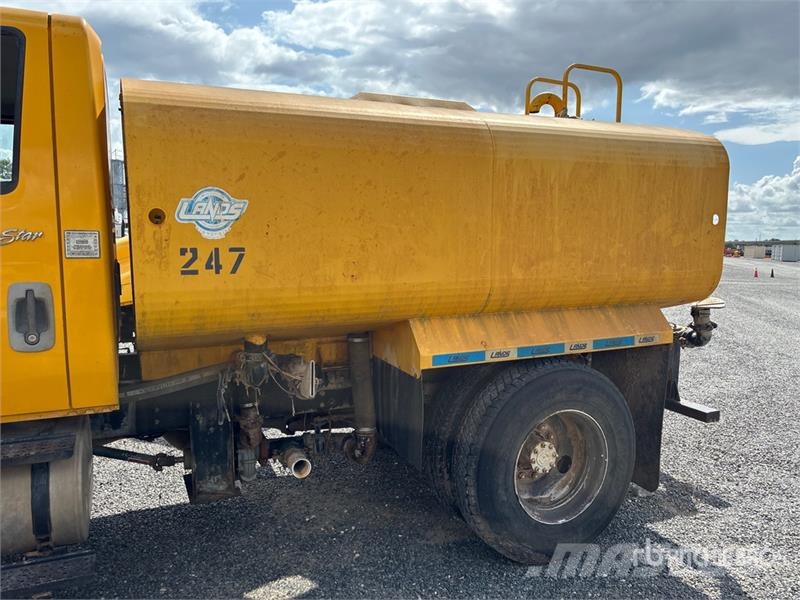 International 4300 SBA Auto-tanques