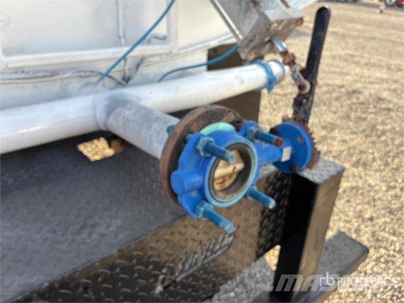 International 4300 SBA Tovornjaki za vodo