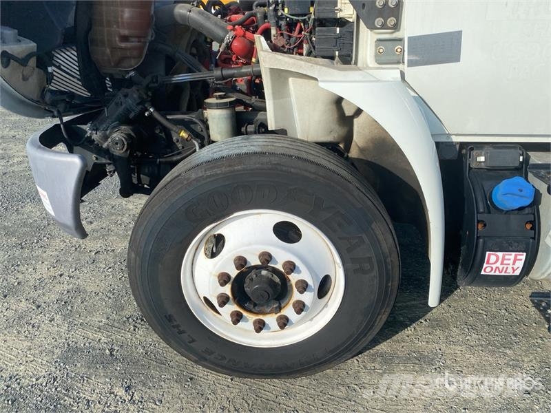 International 4300 SBA Camion cassonati