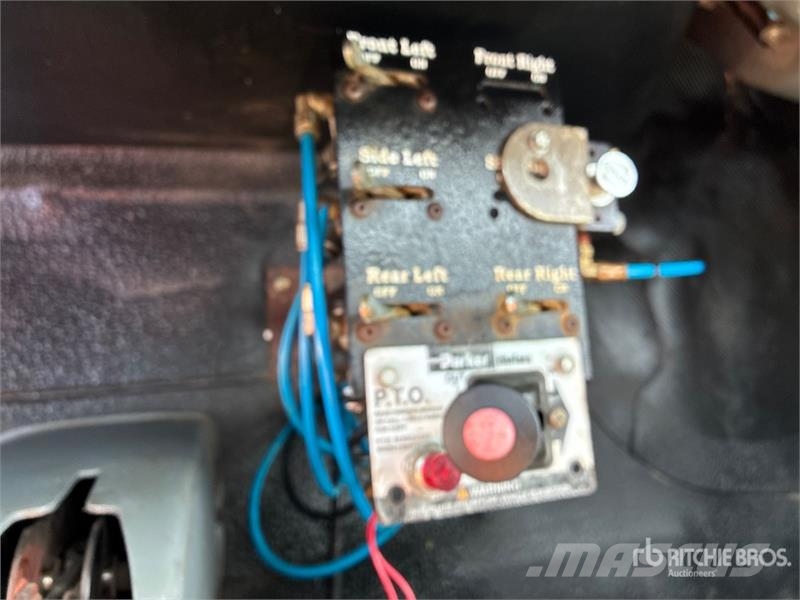 International 4300 SBA Tovornjaki za vodo