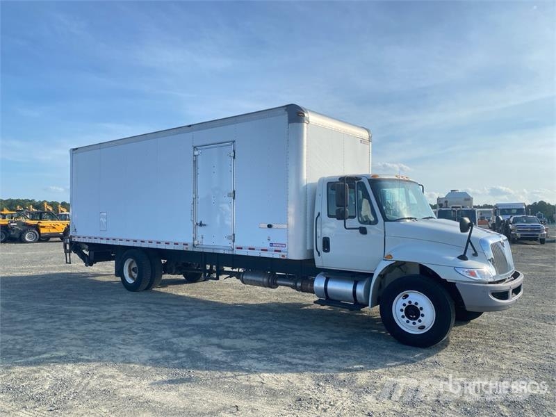 International 4300 SBA Camion cassonati