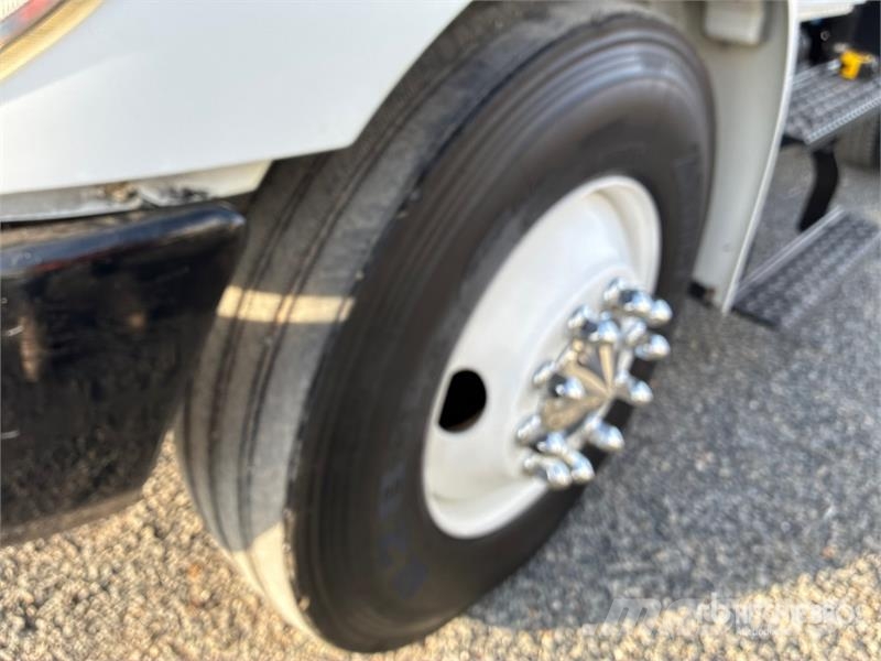 International 4300 SBA Tovornjaki za vodo