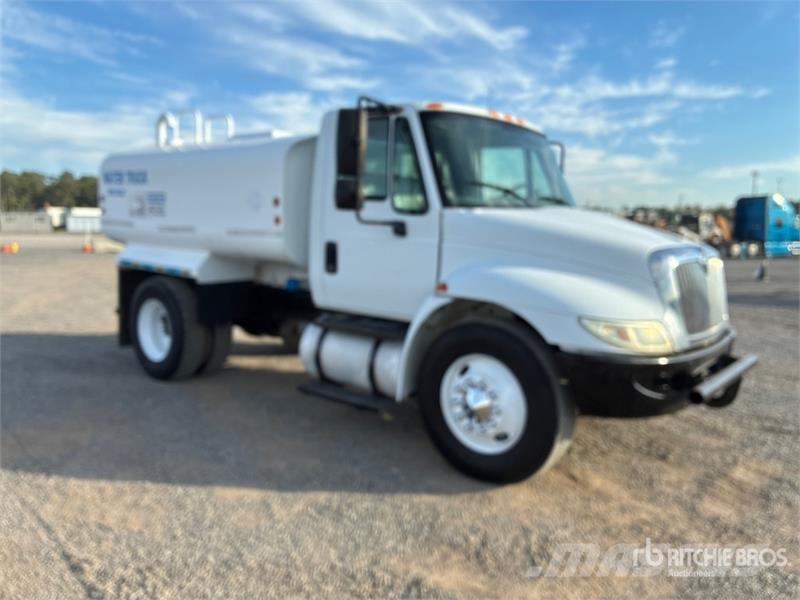 International 4300 SBA Tovornjaki za vodo