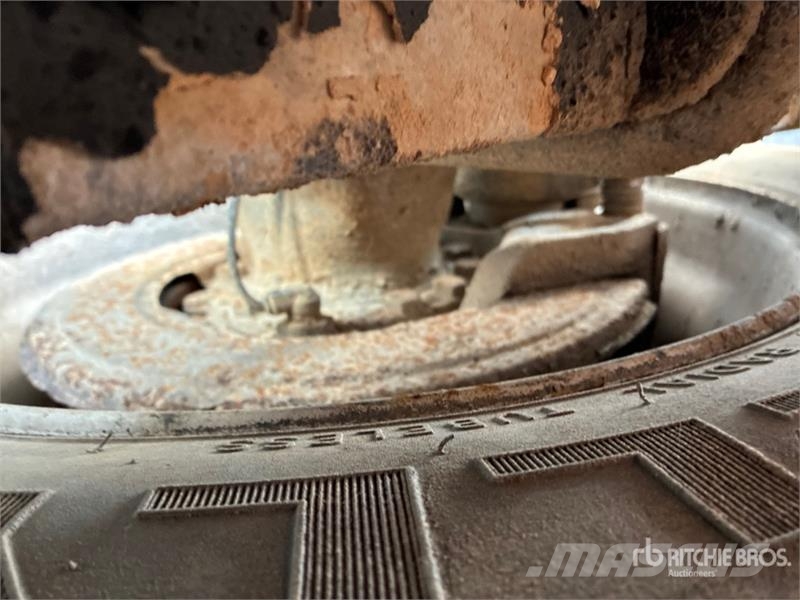 International 4300 SBA Tovornjaki za vodo