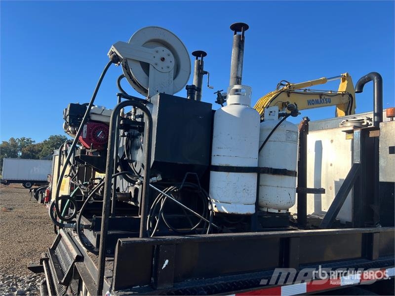 International 4300 Tack Truck Άλλα Φορτηγά