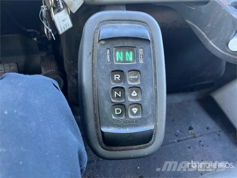 International 4300 Tack Truck Άλλα Φορτηγά