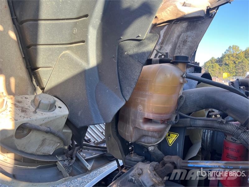 International 4300 Tack Truck Άλλα Φορτηγά