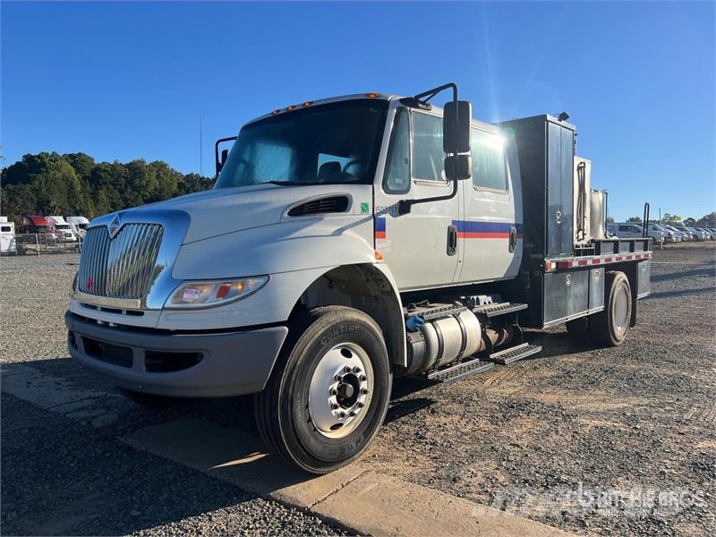International 4300 Tack Truck Άλλα Φορτηγά