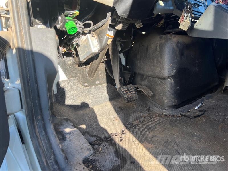 International 4300 Tack Truck Άλλα Φορτηγά
