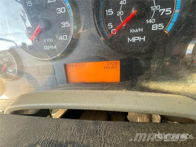 International 4300 Tack Truck Άλλα Φορτηγά