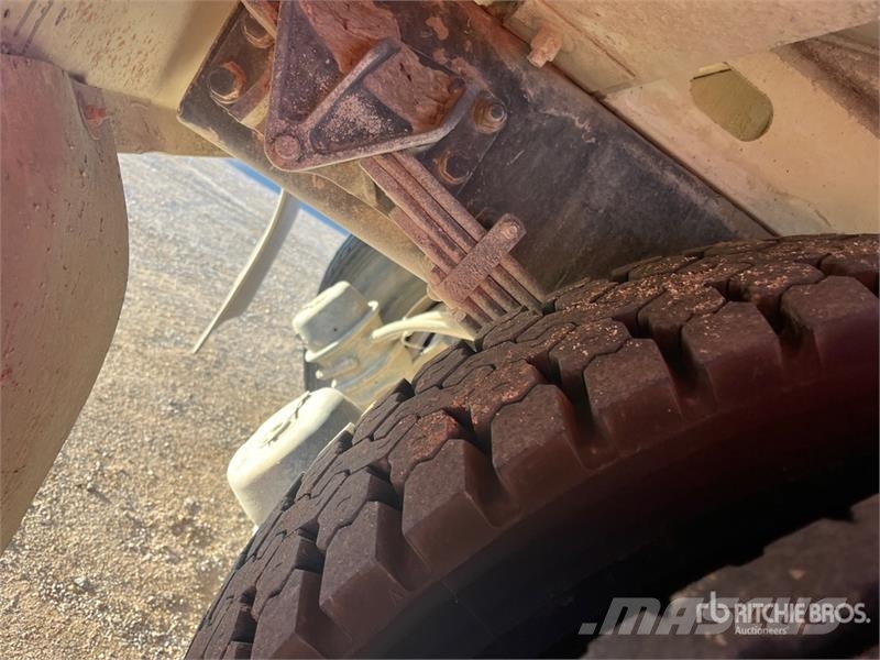 International 4300SBA Φορτηγά σκούπες