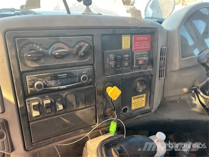 International 4300SBA Φορτηγά σκούπες